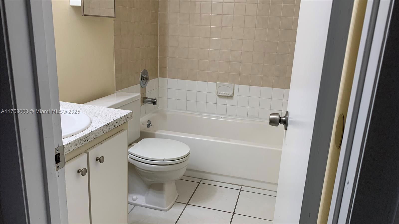 Real estate property located at 10001 Atlantic Blvd #224, Broward, Tara Gardens 1 Condo, Coral Springs, FL