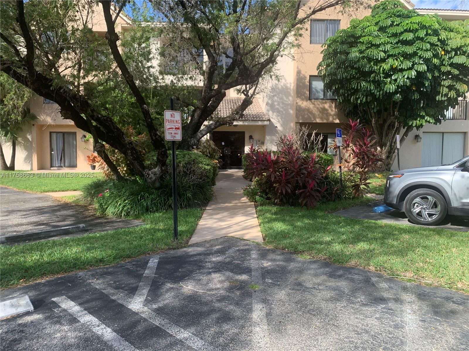Real estate property located at 10001 Atlantic Blvd #224, Broward, Tara Gardens 1 Condo, Coral Springs, FL
