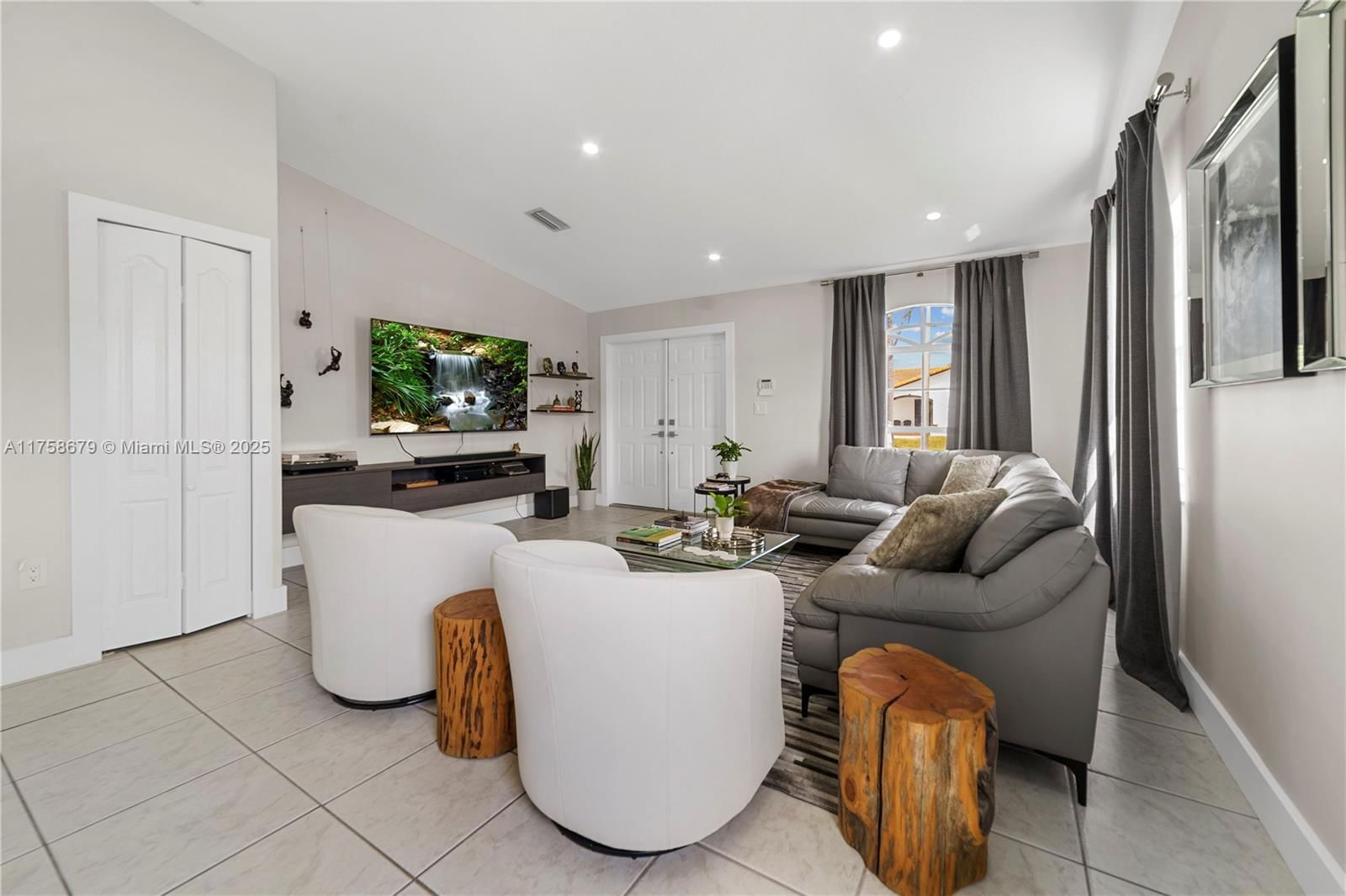 Real estate property located at 15028 173rd Ter, Miami-dade, Mayte Sub Revised, Miami, FL