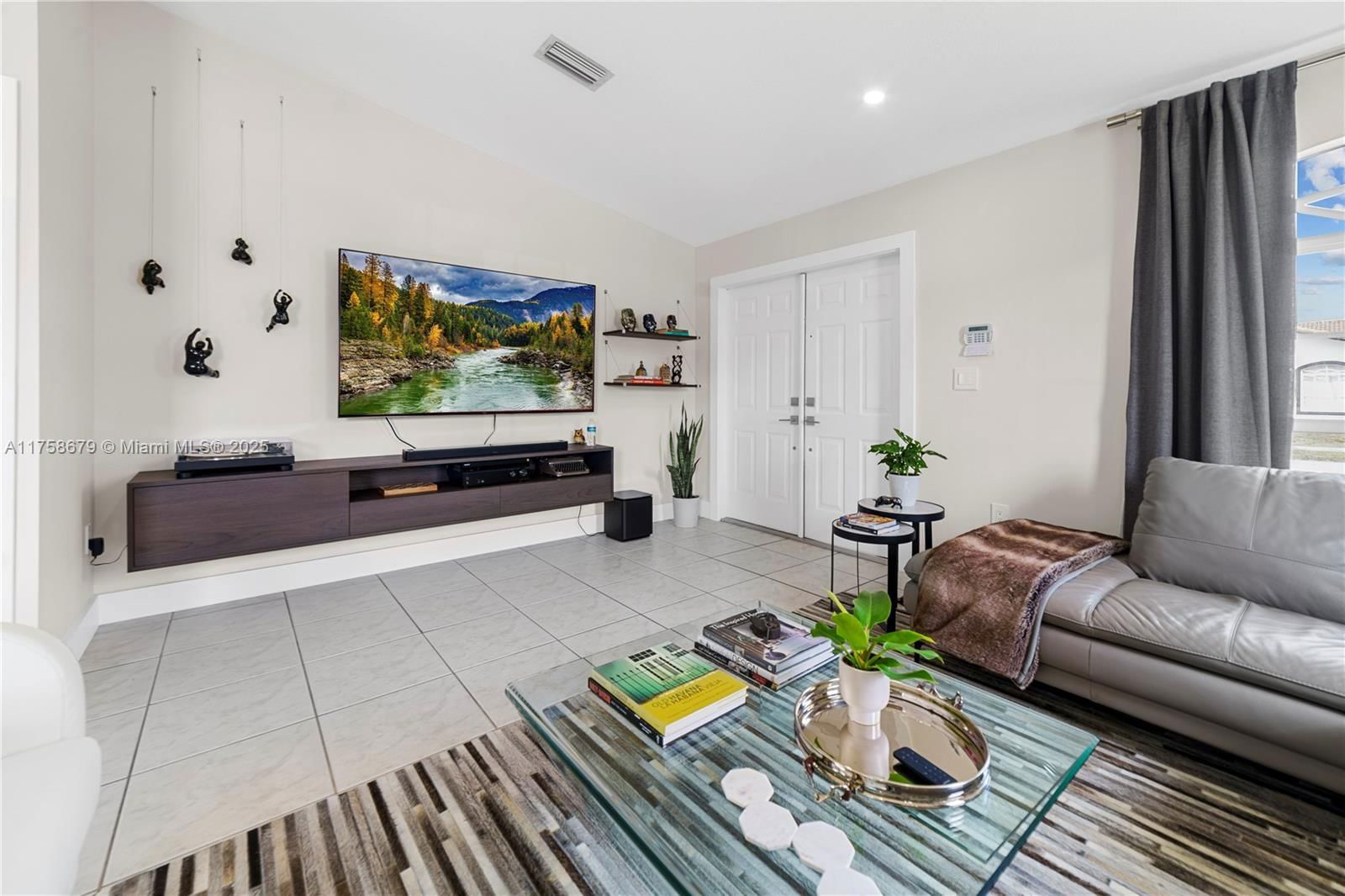 Real estate property located at 15028 173rd Ter, Miami-dade, Mayte Sub Revised, Miami, FL