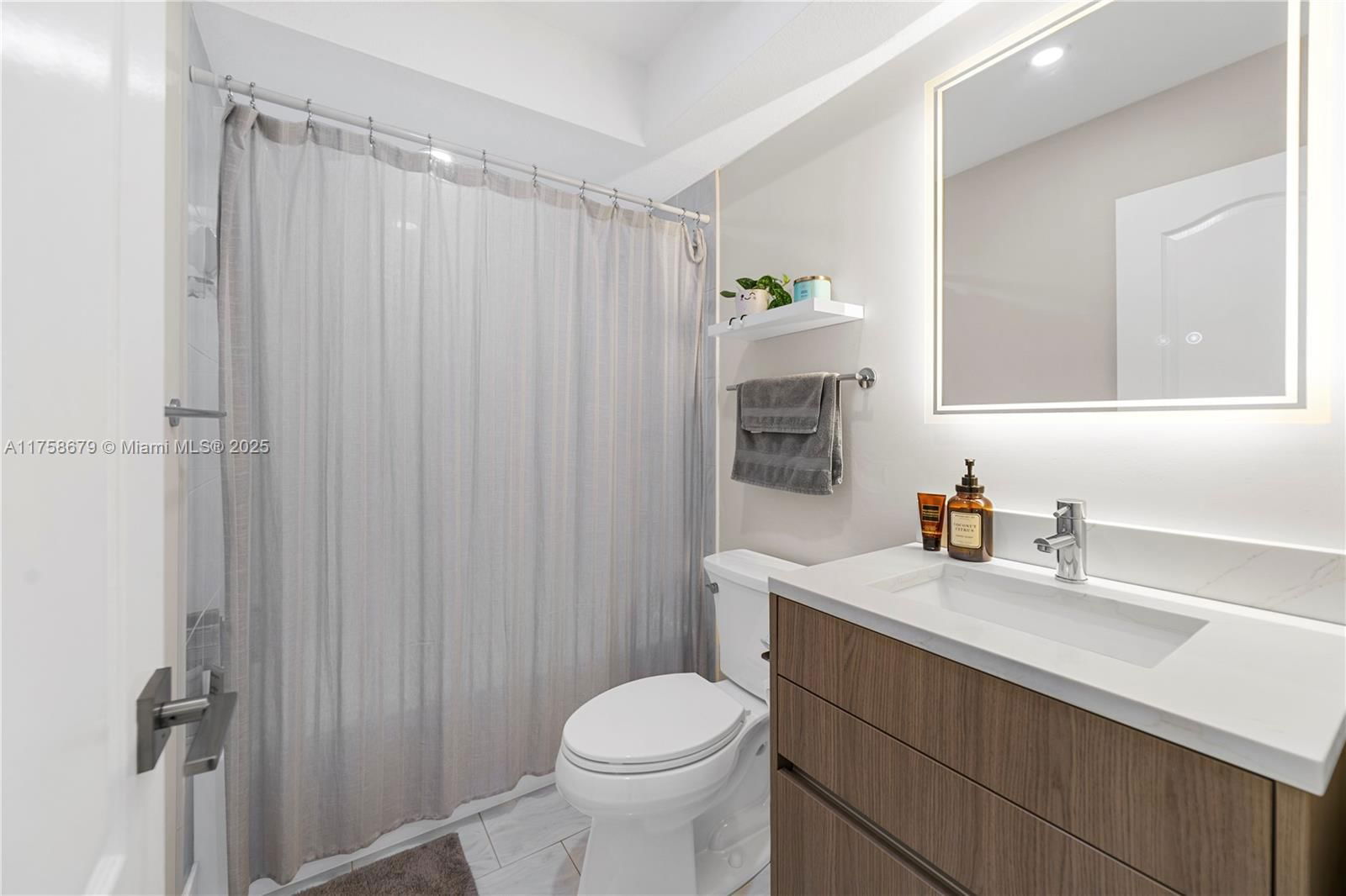 Real estate property located at 15028 173rd Ter, Miami-dade, Mayte Sub Revised, Miami, FL