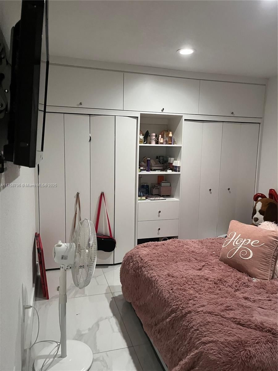 Real estate property located at 15510 152nd Ter, Miami-dade, Weitzer Shauna Meadows Se, Miami, FL