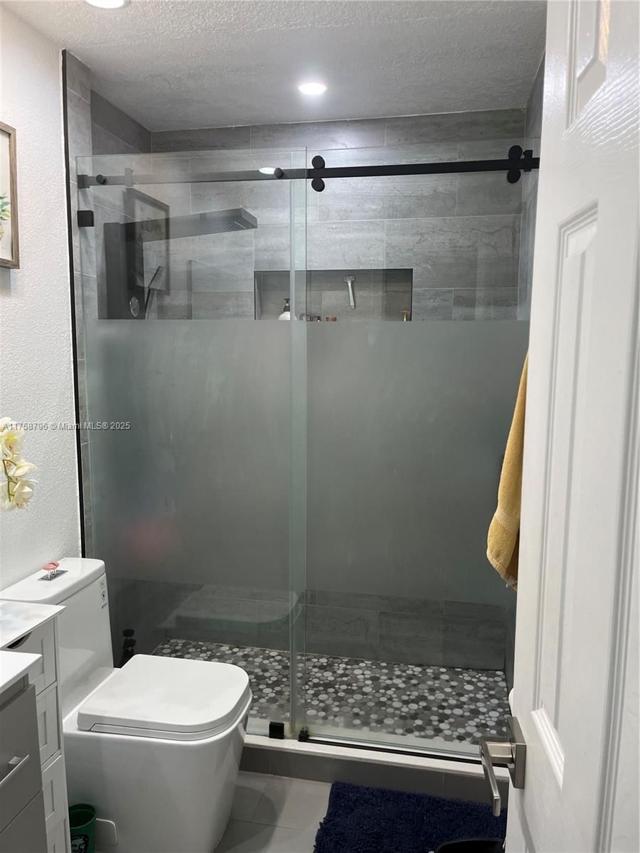 Real estate property located at 15510 152nd Ter, Miami-dade, Weitzer Shauna Meadows Se, Miami, FL