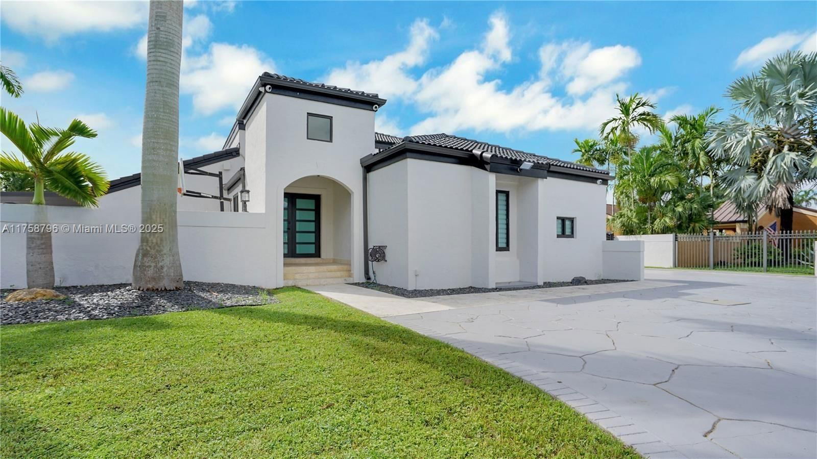 Real estate property located at 15510 152nd Ter, Miami-dade, Weitzer Shauna Meadows Se, Miami, FL