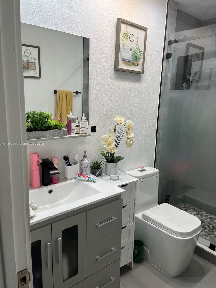 Real estate property located at 15510 152nd Ter, Miami-dade, Weitzer Shauna Meadows Se, Miami, FL