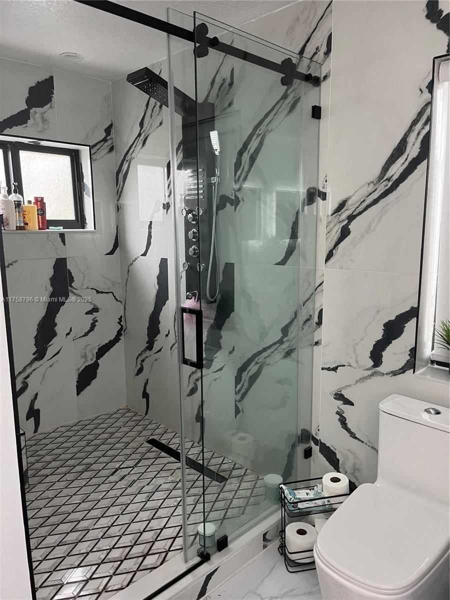 Real estate property located at 15510 152nd Ter, Miami-dade, Weitzer Shauna Meadows Se, Miami, FL