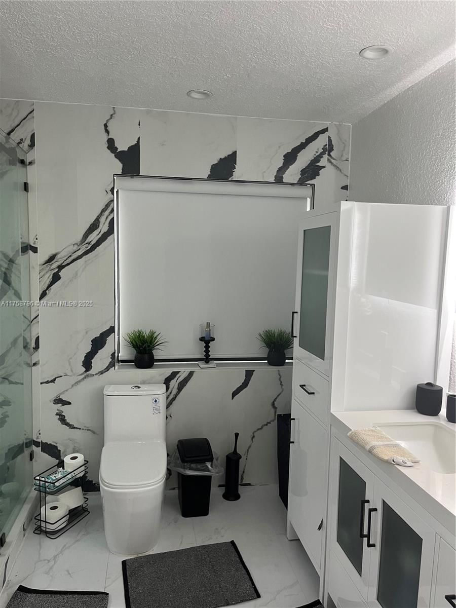 Real estate property located at 15510 152nd Ter, Miami-dade, Weitzer Shauna Meadows Se, Miami, FL
