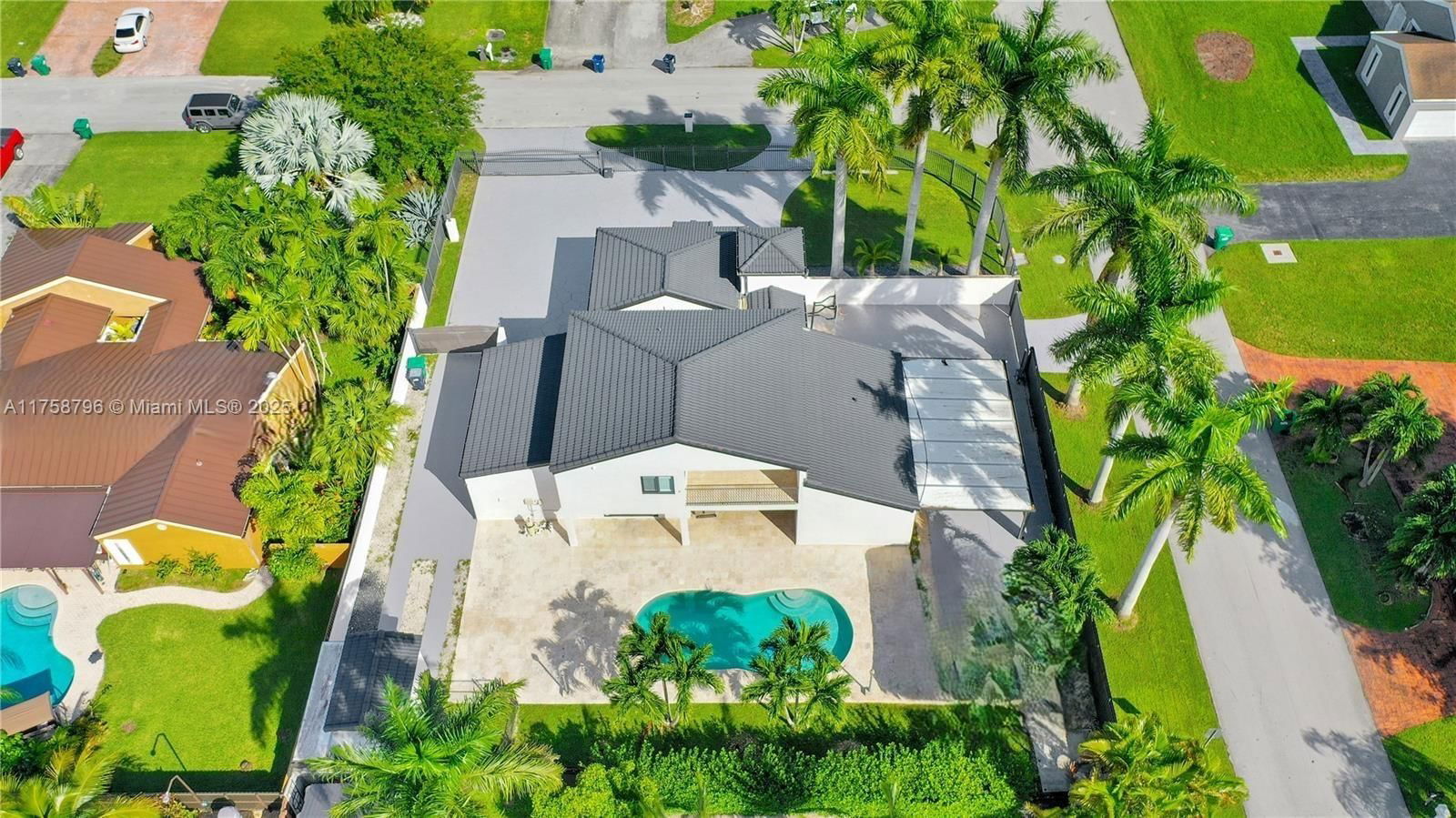 Real estate property located at 15510 152nd Ter, Miami-dade, Weitzer Shauna Meadows Se, Miami, FL