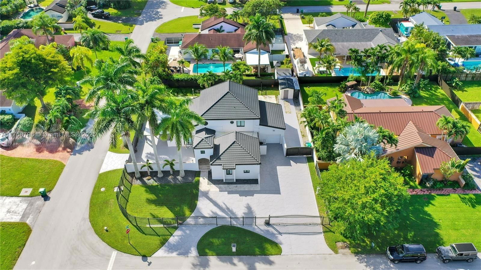 Real estate property located at 15510 152nd Ter, Miami-dade, Weitzer Shauna Meadows Se, Miami, FL