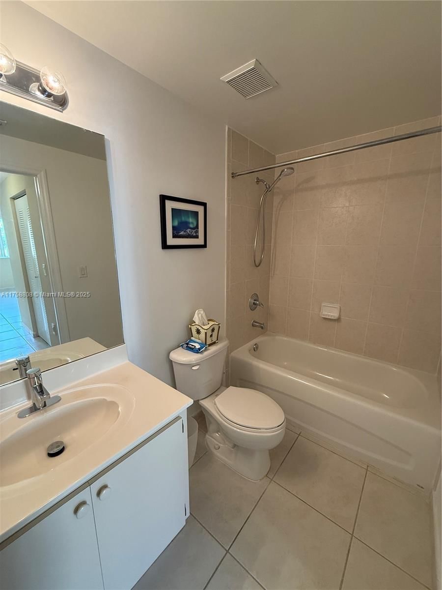 Real estate property located at 7270 114th Ave #201-9, Miami-dade, Palm Gardens At Doral Con, Doral, FL