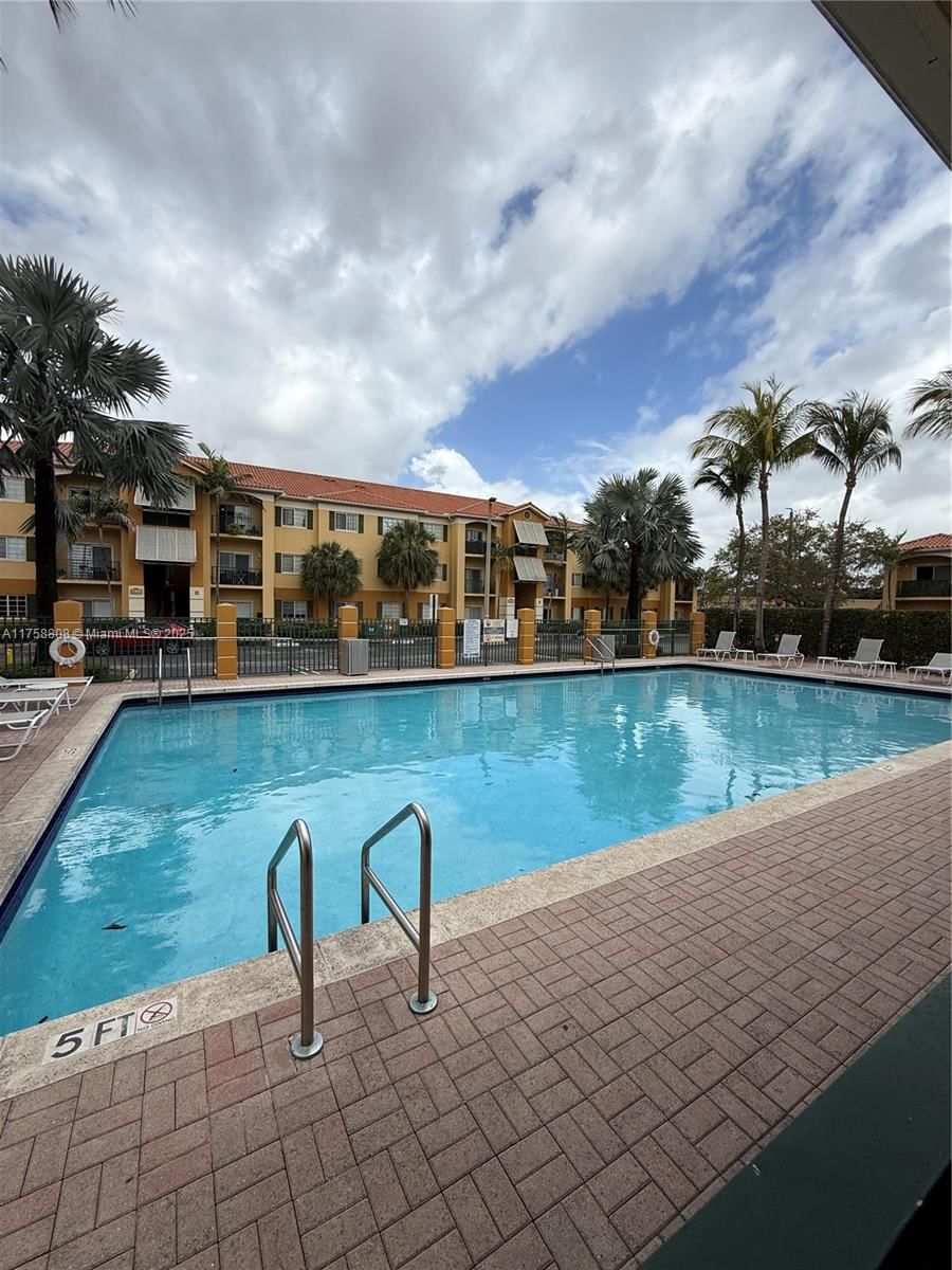 Real estate property located at 7270 114th Ave #201-9, Miami-dade, Palm Gardens At Doral Con, Doral, FL