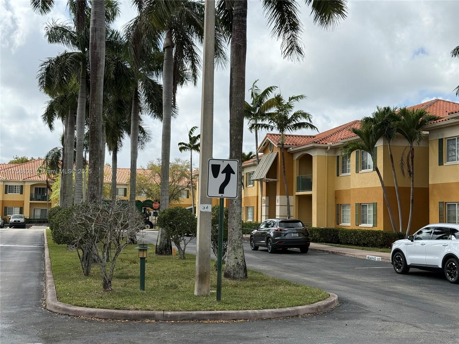 Real estate property located at 7270 114th Ave #201-9, Miami-dade, Palm Gardens At Doral Con, Doral, FL