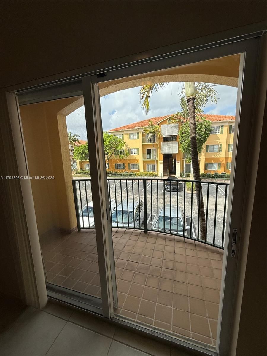 Real estate property located at 7270 114th Ave #201-9, Miami-dade, Palm Gardens At Doral Con, Doral, FL