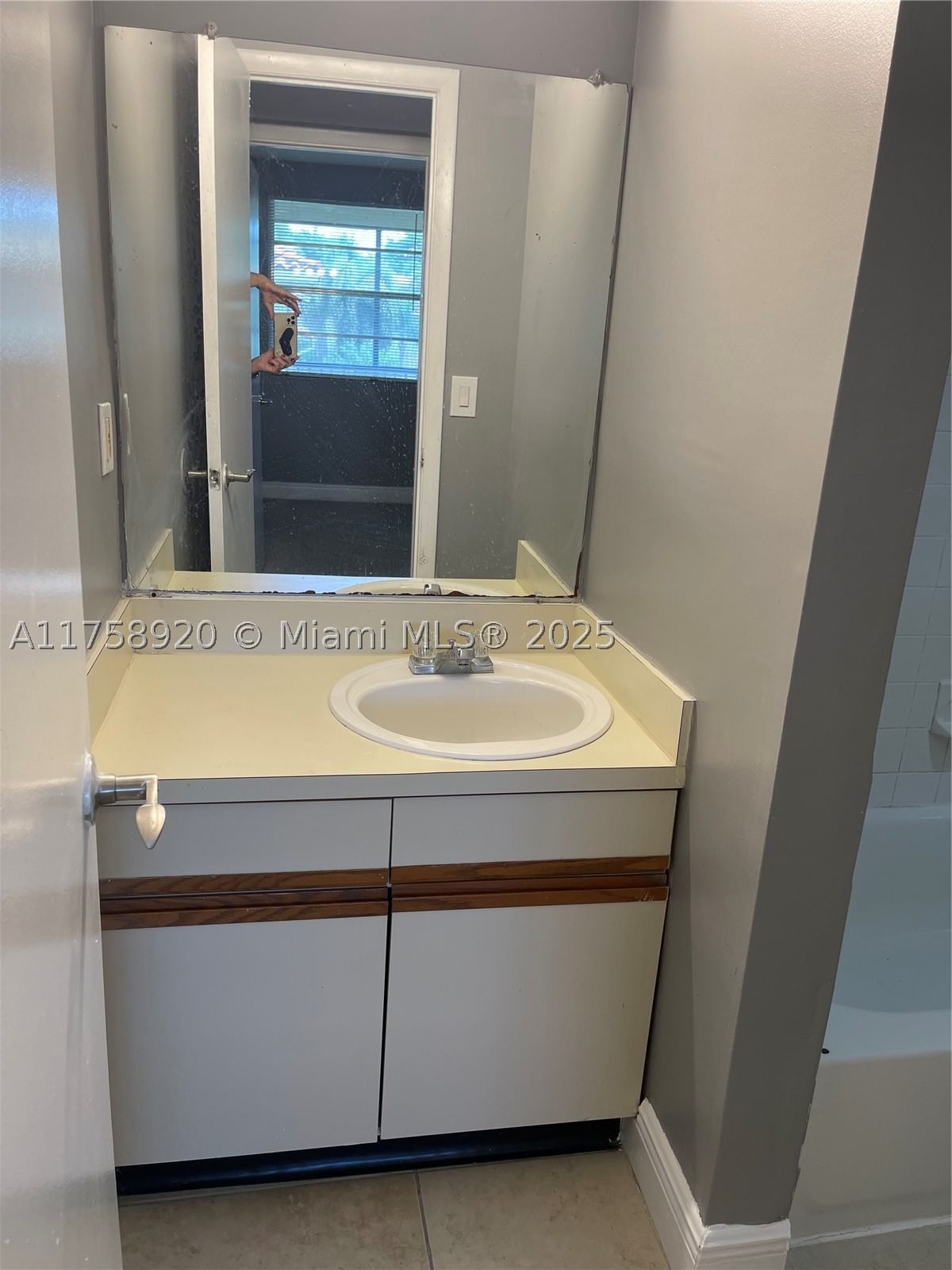 Real estate property located at 1247 46th Ave #1312, Broward, Royal Poinciana Condo, Pompano Beach, FL