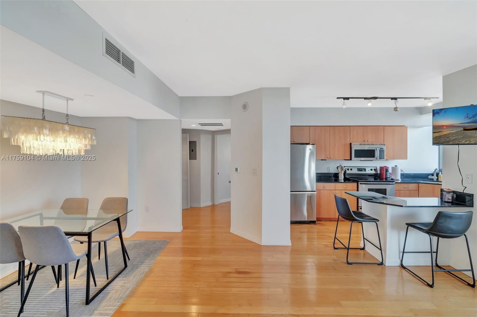 Real estate property located at 1330 West Ave #909, Miami-dade, The Waverly At South Beac, Miami Beach, FL
