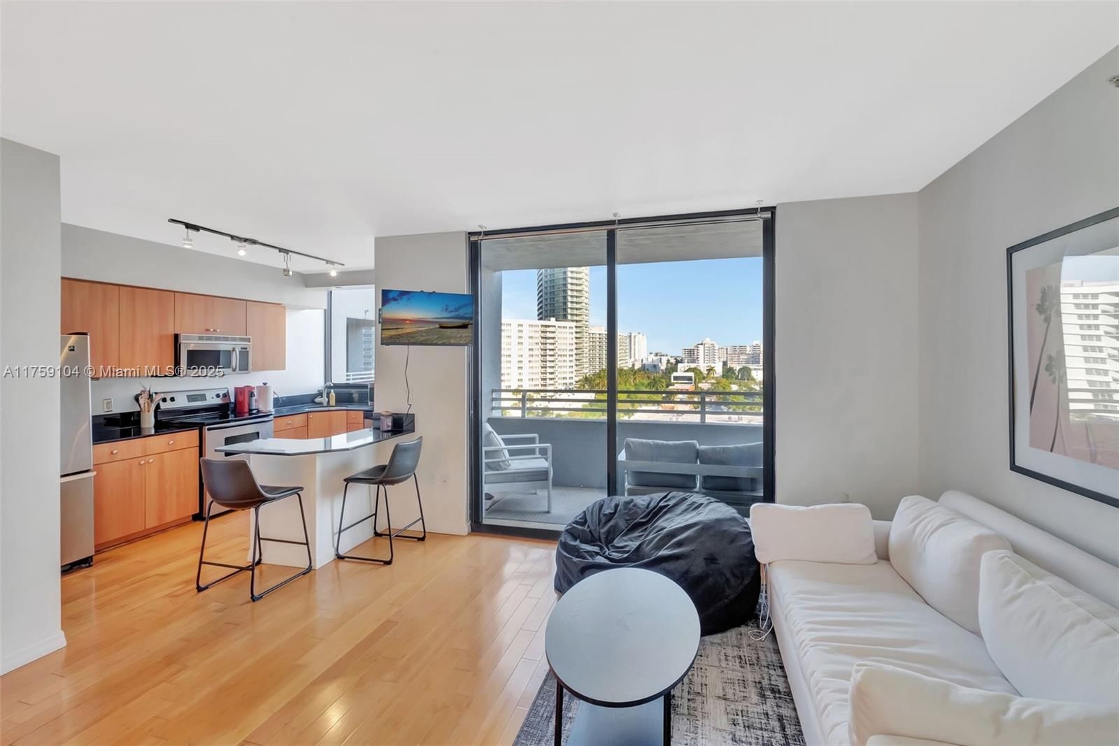 Real estate property located at 1330 West Ave #909, Miami-dade, The Waverly At South Beac, Miami Beach, FL