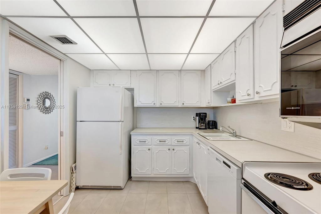 Real estate property located at 3080 Course Dr #608, Broward, No 51 Palm-aire Country C, Pompano Beach, FL