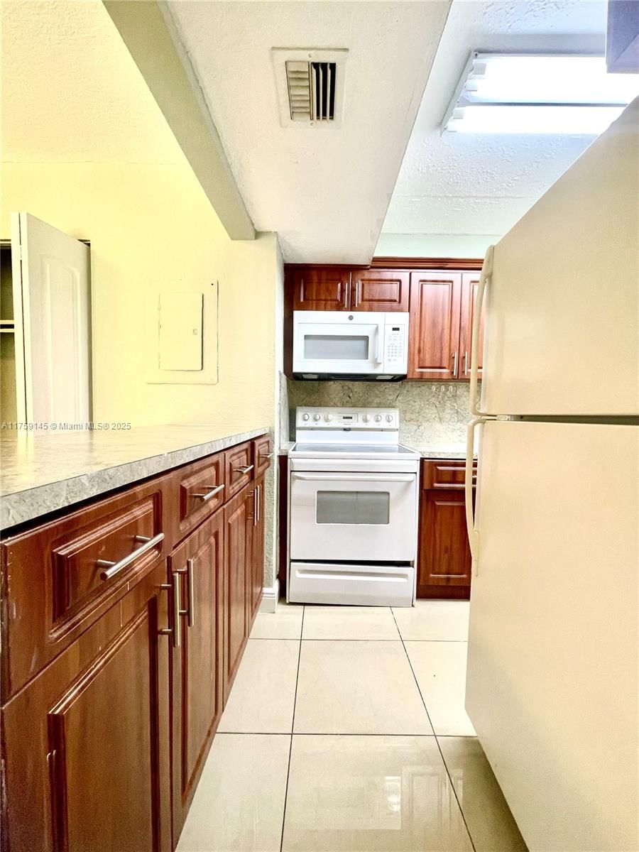 Real estate property located at 8870 Fontainebleau Blvd #103, Miami-dade, San Marco Condo, Miami, FL