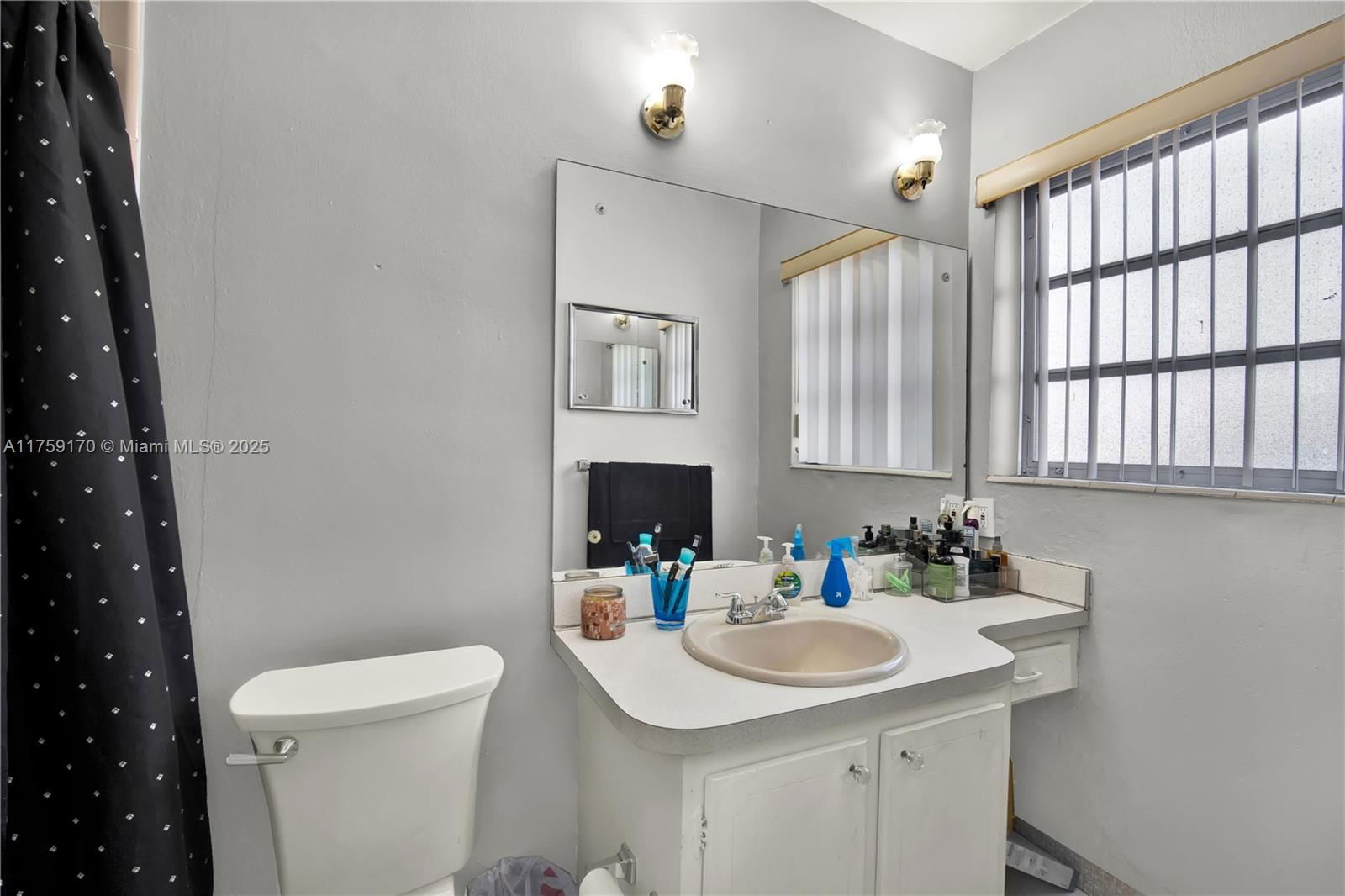Real estate property located at 7850 16th Ave, Miami-dade, Palm Springs Lakes 5th Ad, Hialeah, FL