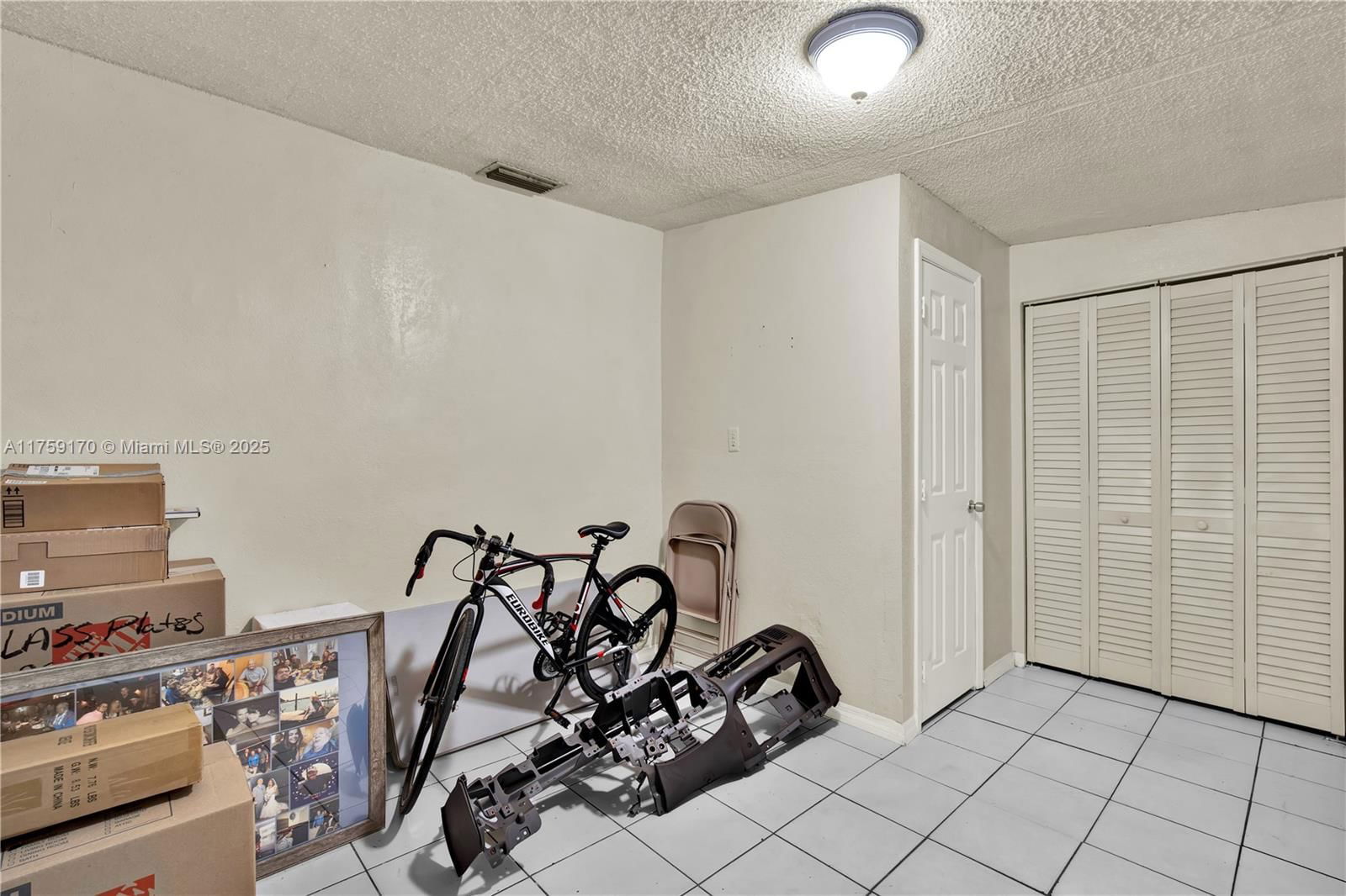 Real estate property located at 7850 16th Ave, Miami-dade, Palm Springs Lakes 5th Ad, Hialeah, FL
