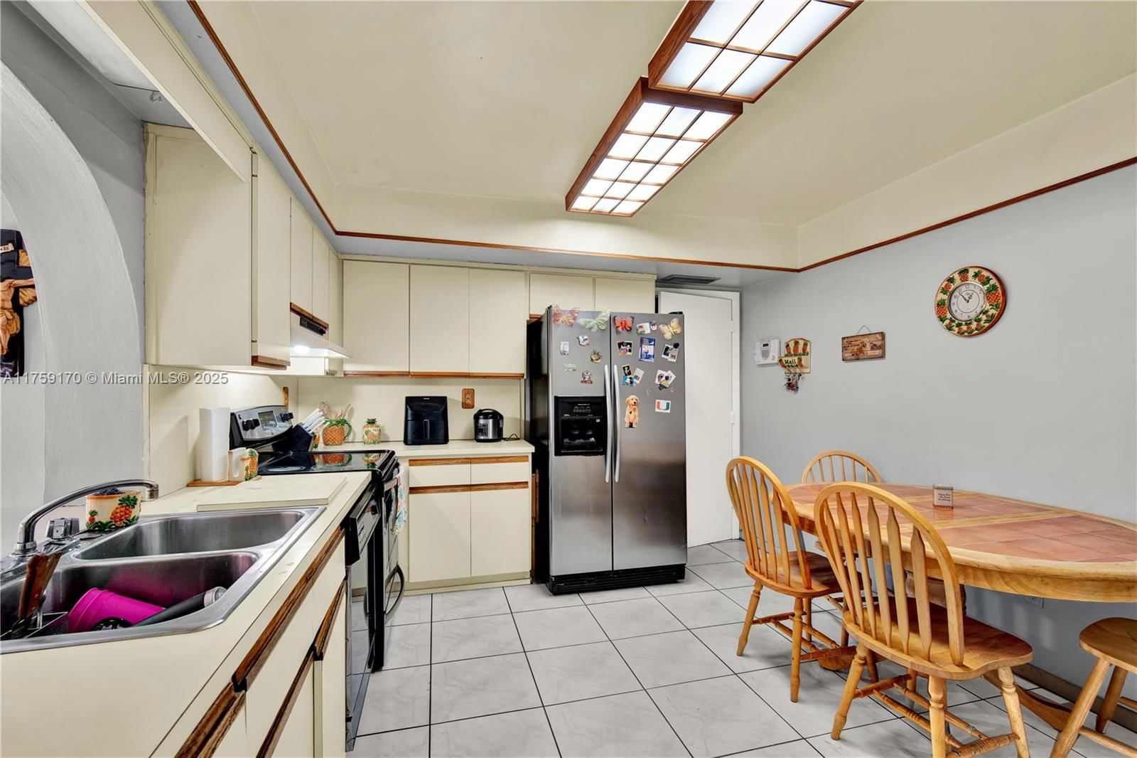 Real estate property located at 7850 16th Ave, Miami-dade, Palm Springs Lakes 5th Ad, Hialeah, FL