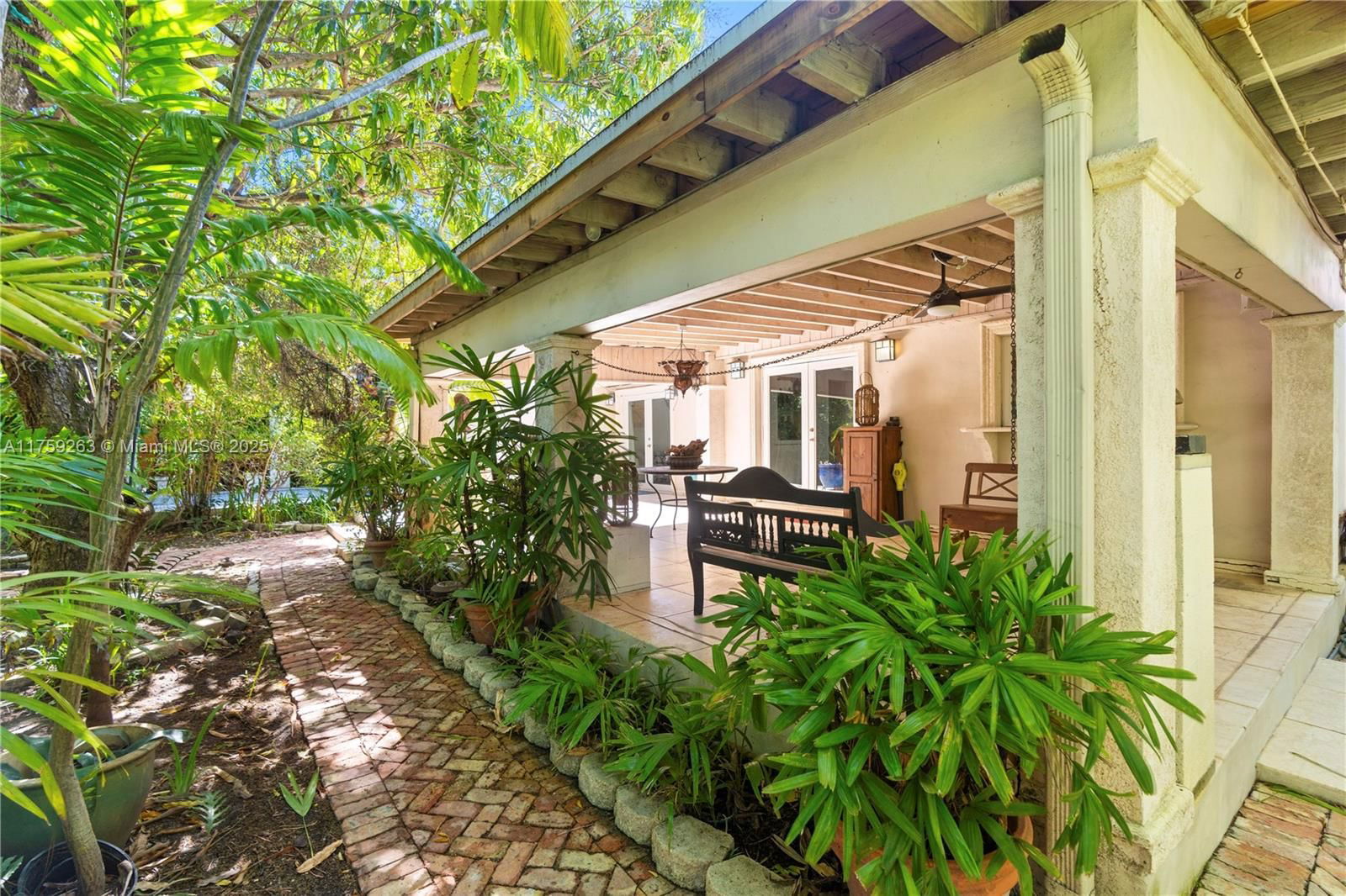 Real estate property located at 33 Royal Poinciana Blvd, Miami-dade, Rev Pl Sec 2 Cc Estates, Miami Springs, FL