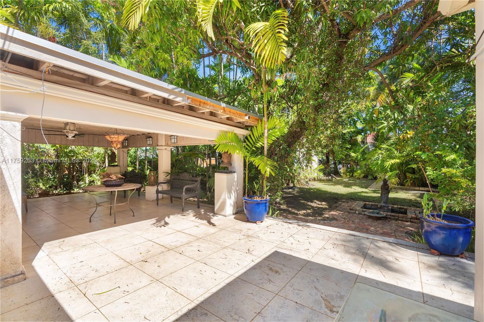 Real estate property located at 33 Royal Poinciana Blvd, Miami-dade, Rev Pl Sec 2 Cc Estates, Miami Springs, FL