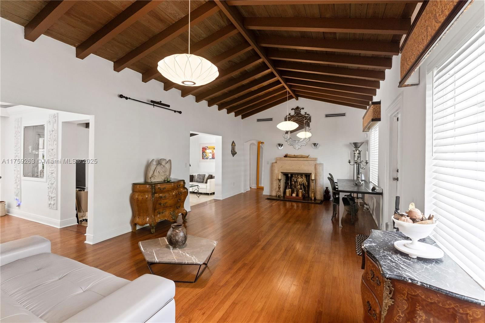 Real estate property located at 33 Royal Poinciana Blvd, Miami-dade, Rev Pl Sec 2 Cc Estates, Miami Springs, FL