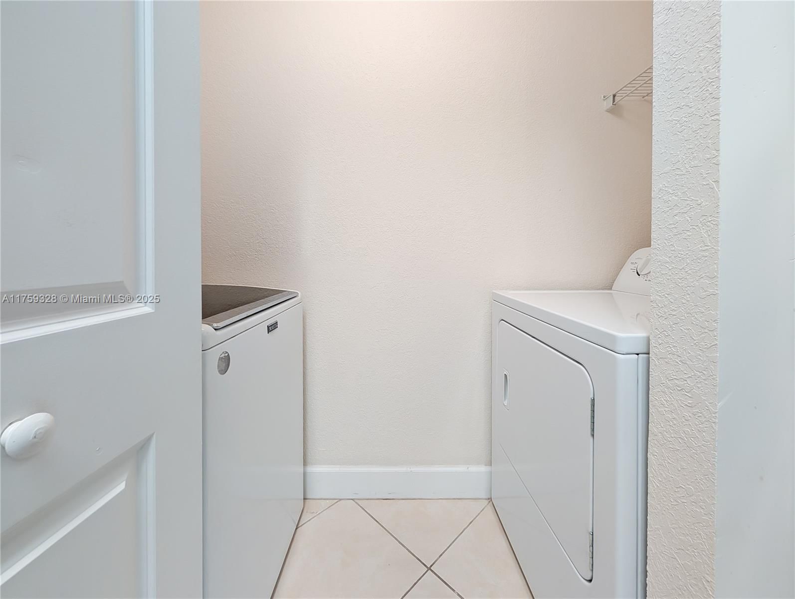 Real estate property located at 1660 Renaissance Commons Blvd #2124, Palm Beach, Vizcaya Lakes Condo, Boynton Beach, FL