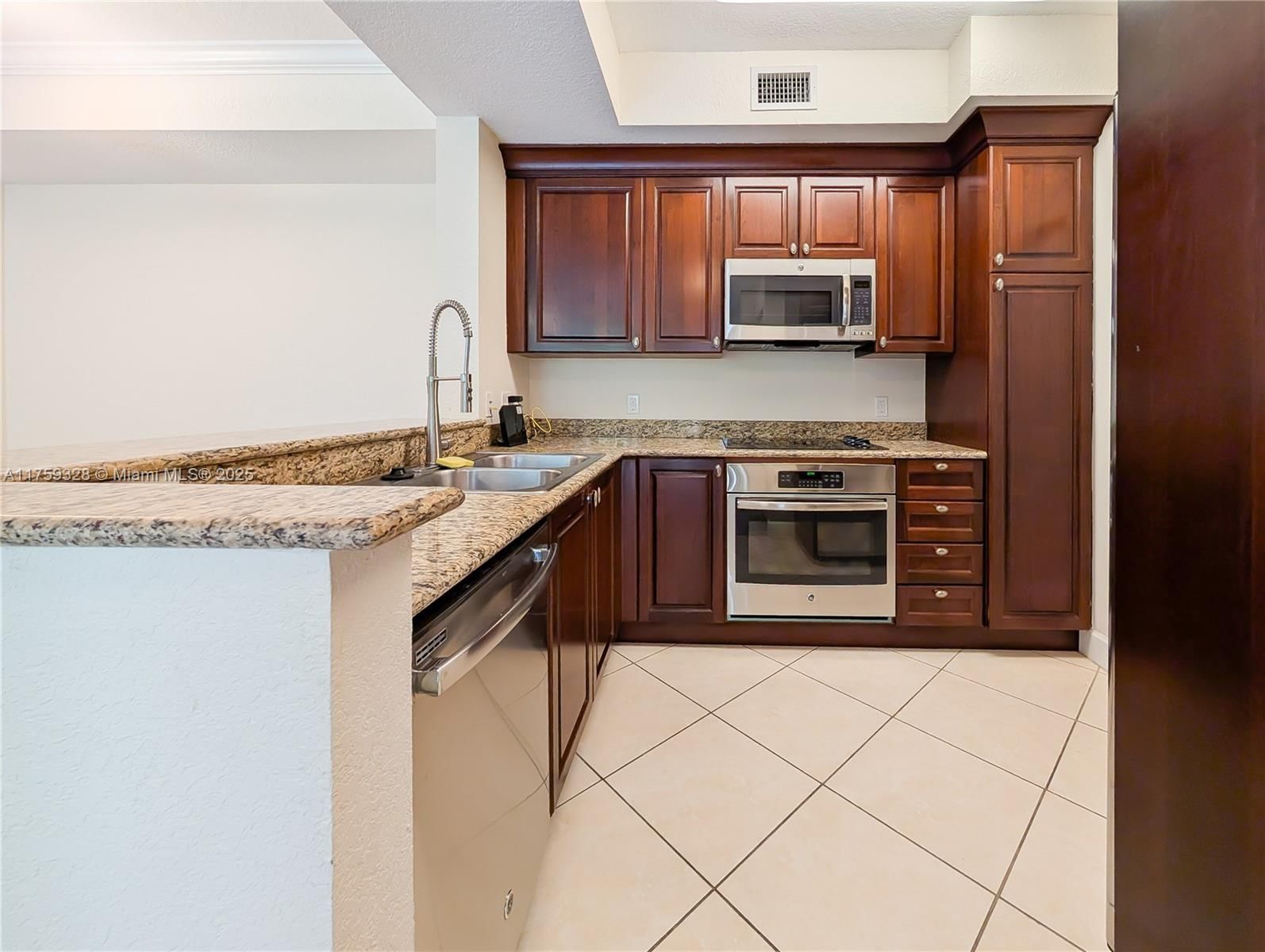 Real estate property located at 1660 Renaissance Commons Blvd #2124, Palm Beach, Vizcaya Lakes Condo, Boynton Beach, FL