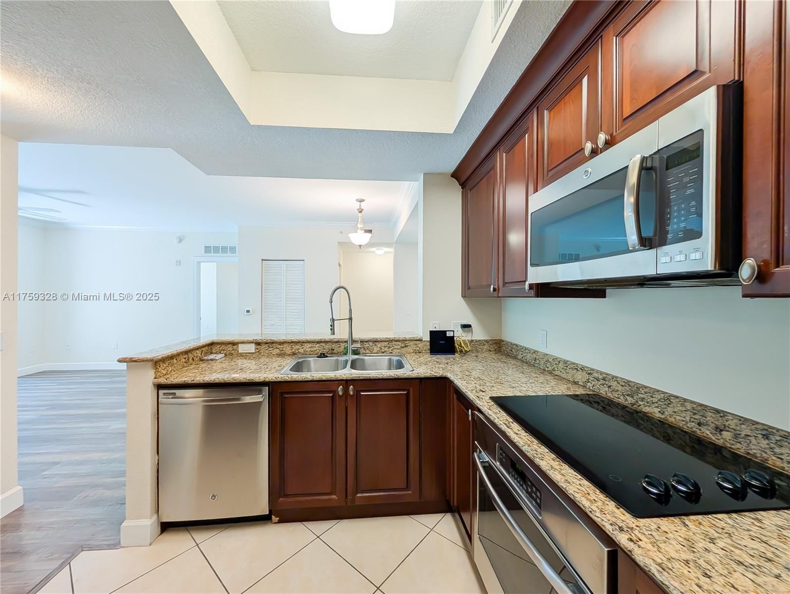 Real estate property located at 1660 Renaissance Commons Blvd #2124, Palm Beach, Vizcaya Lakes Condo, Boynton Beach, FL