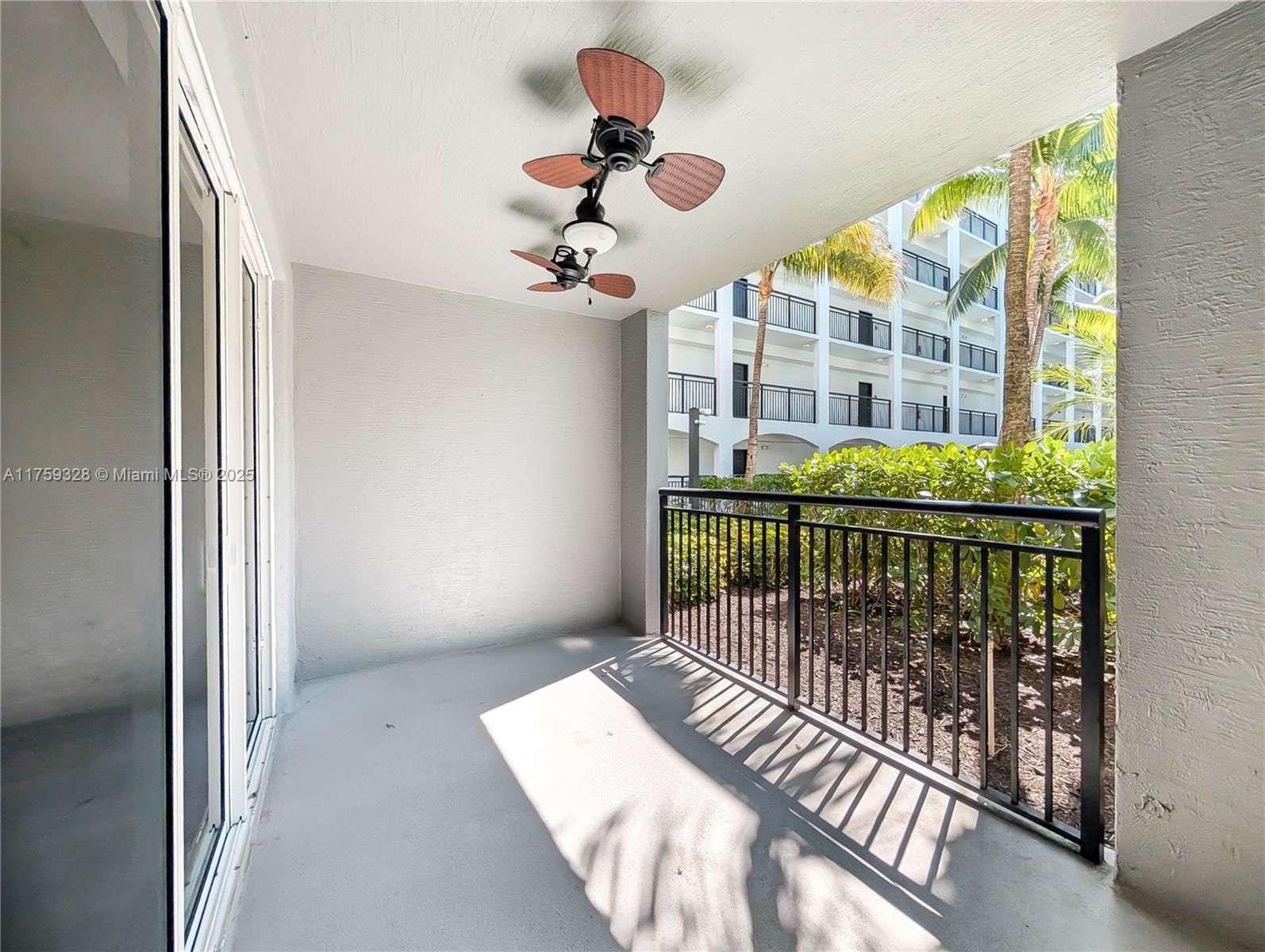 Real estate property located at 1660 Renaissance Commons Blvd #2124, Palm Beach, Vizcaya Lakes Condo, Boynton Beach, FL