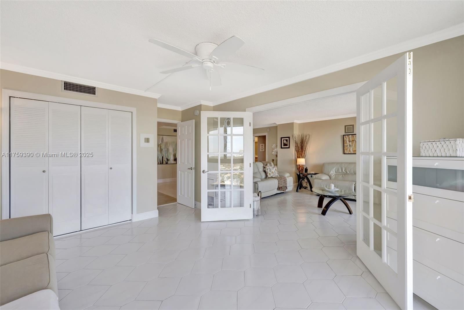 Real estate property located at 1500 Ocean Dr #14B, Broward, Allington Towers North Co, Hollywood, FL