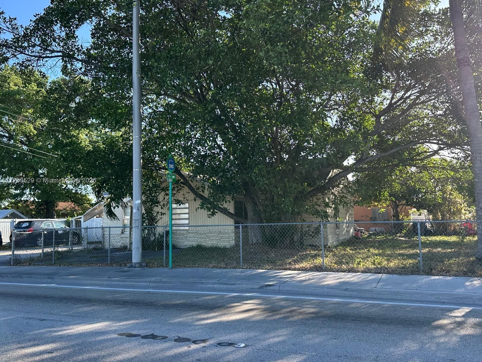 Real estate property located at 141 8th Ave, Miami-dade, 2nd Addn Essex Village, Hialeah, FL