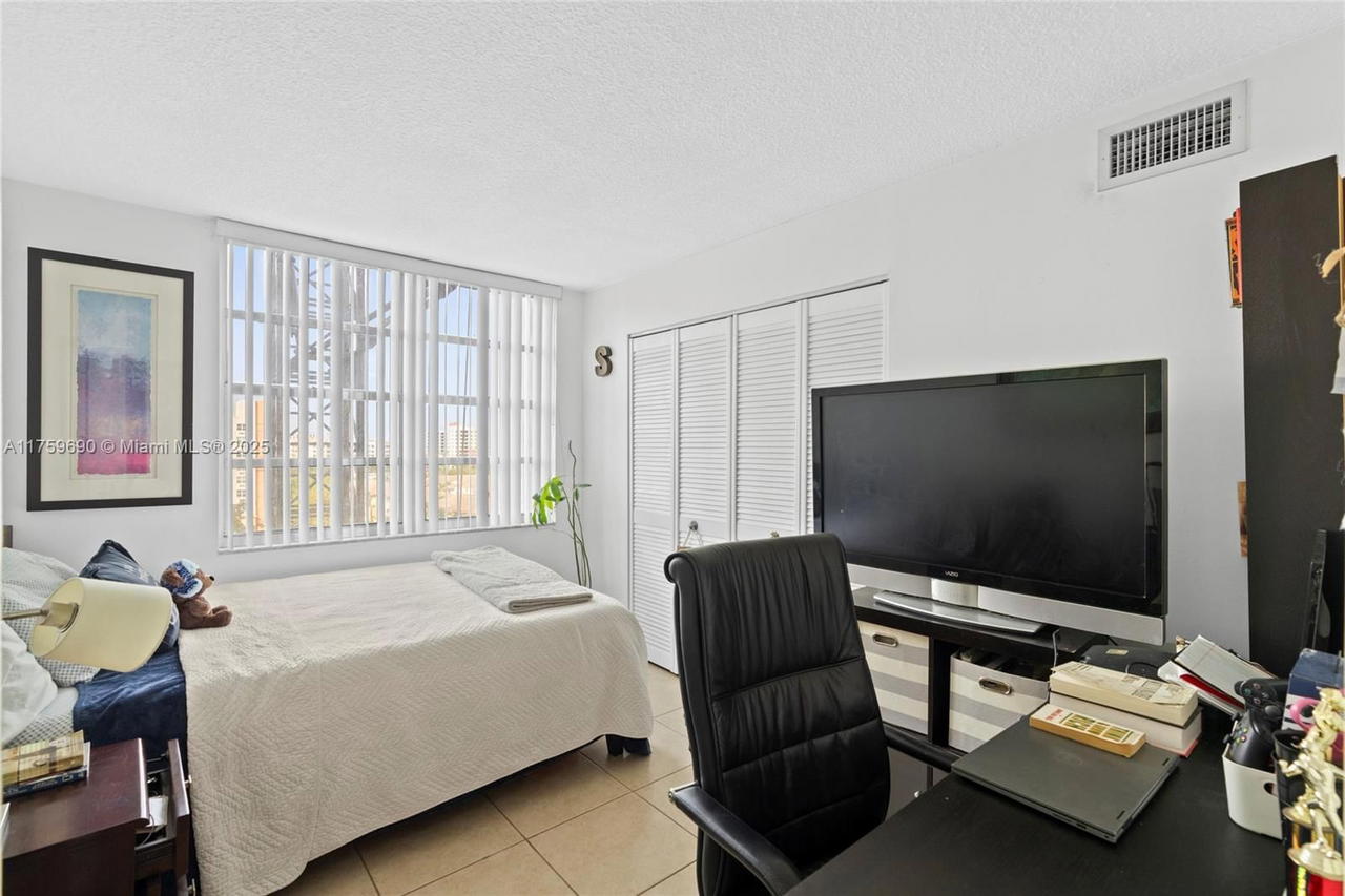 Real estate property located at 2780 183rd St #807, Miami-dade, Commodore Plaza Condo, Aventura, FL