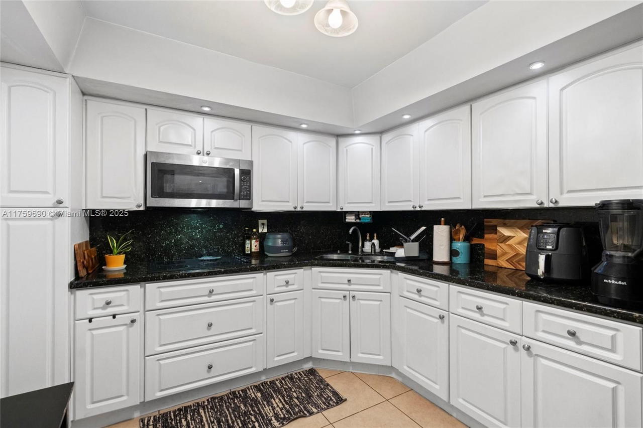 Real estate property located at 2780 183rd St #807, Miami-dade, Commodore Plaza Condo, Aventura, FL