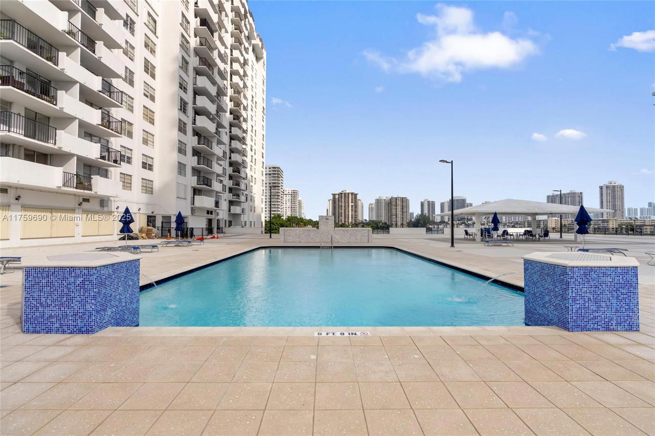 Real estate property located at 2780 183rd St #807, Miami-dade, Commodore Plaza Condo, Aventura, FL