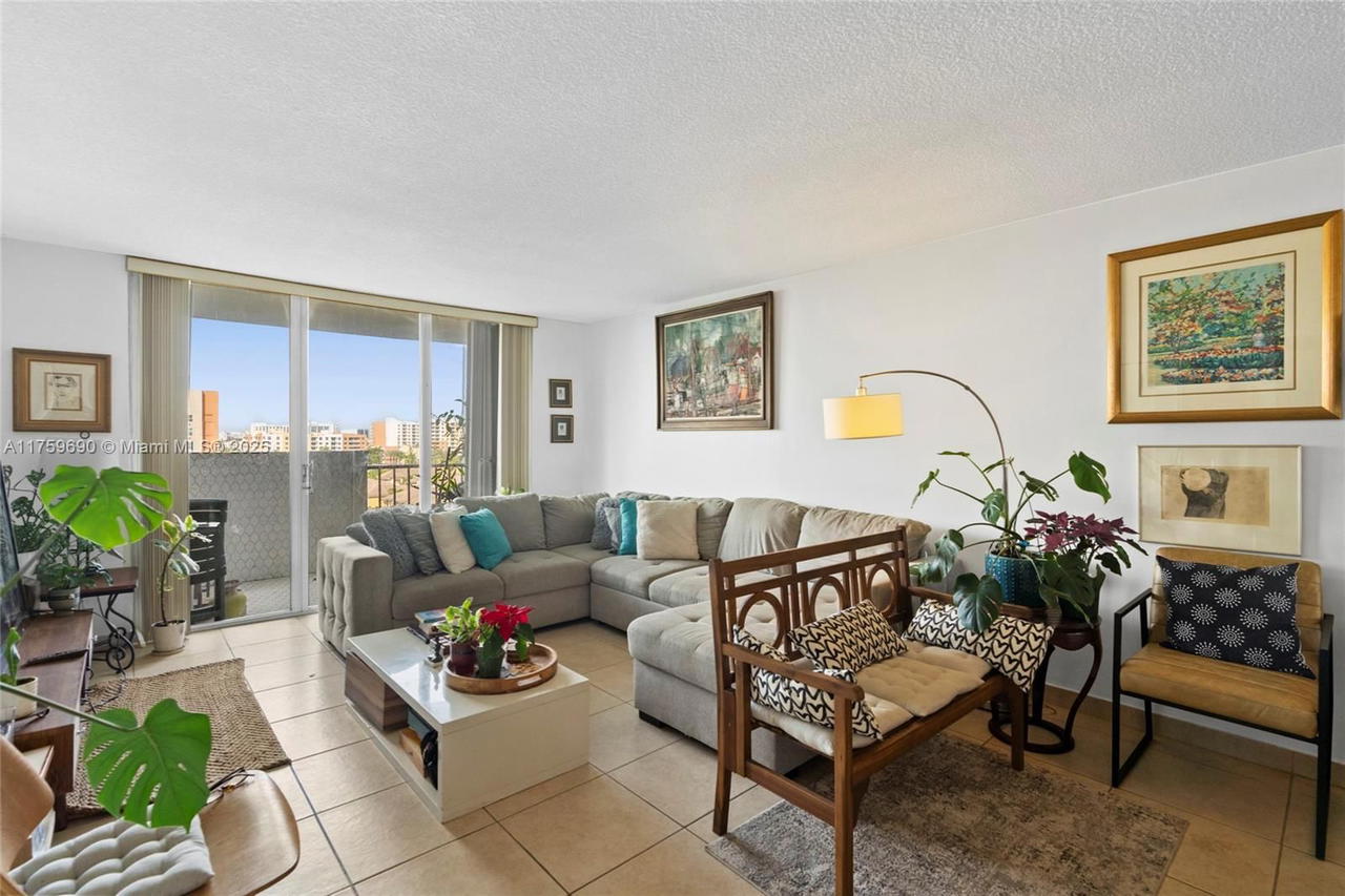 Real estate property located at 2780 183rd St #807, Miami-dade, Commodore Plaza Condo, Aventura, FL