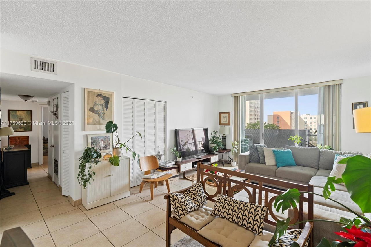 Real estate property located at 2780 183rd St #807, Miami-dade, Commodore Plaza Condo, Aventura, FL