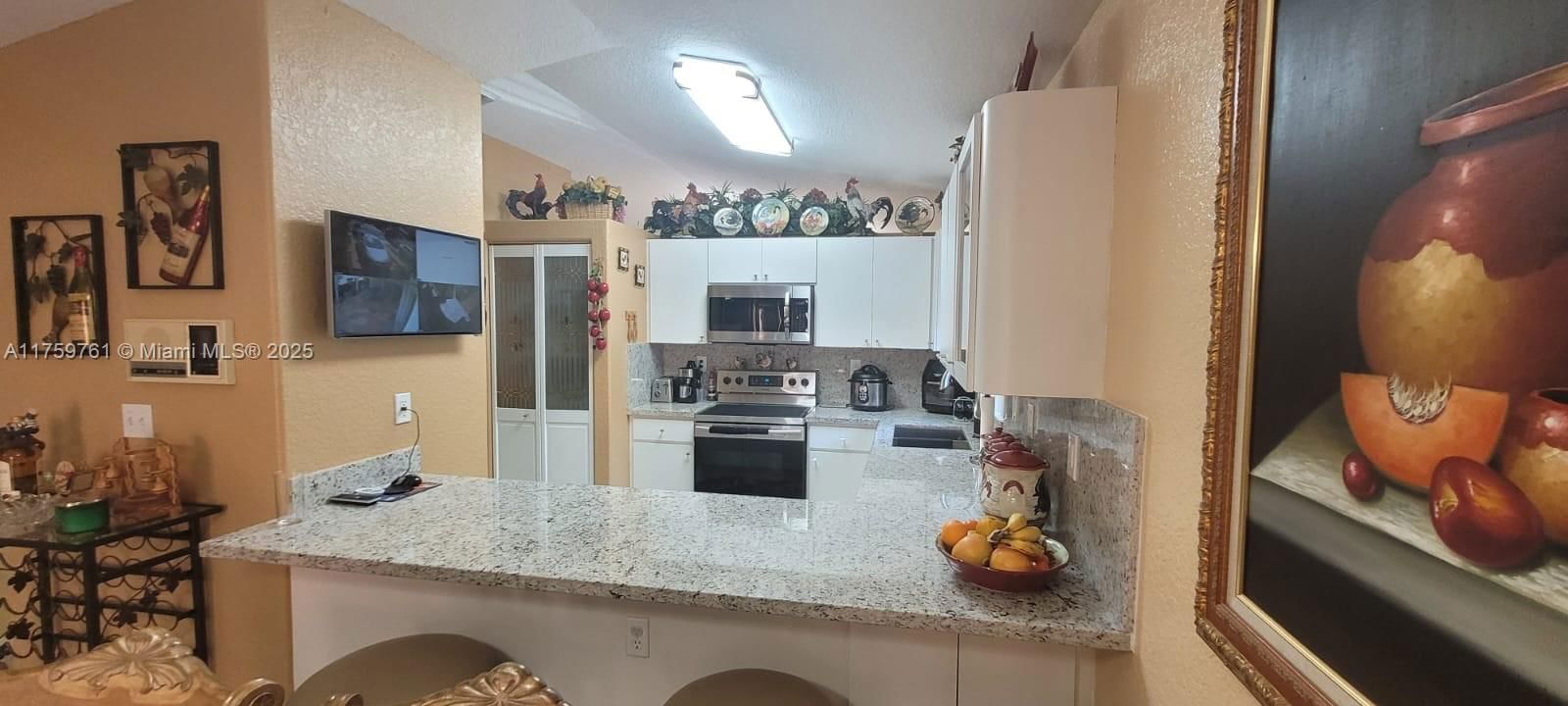 Real estate property located at 9839 128th Ln, Miami-dade, Golden Eagle Estates Sec, Hialeah Gardens, FL