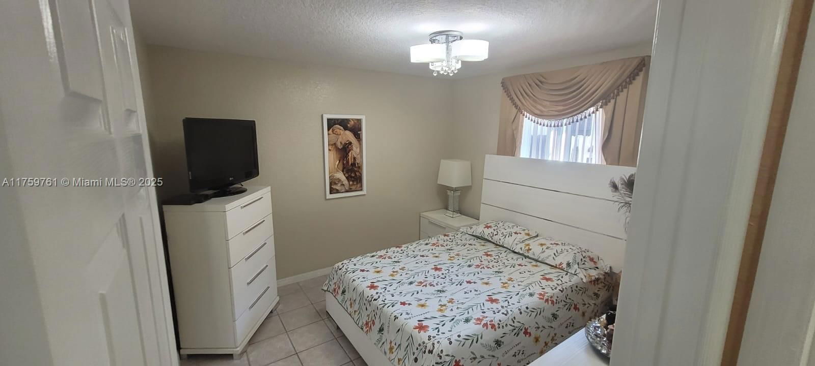 Real estate property located at 9839 128th Ln, Miami-dade, Golden Eagle Estates Sec, Hialeah Gardens, FL
