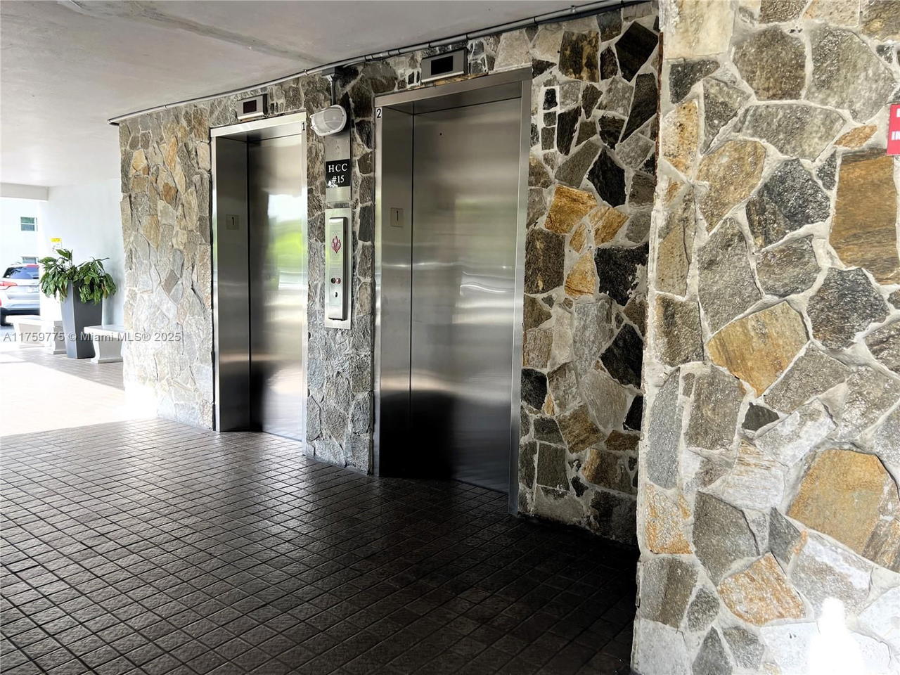 Real estate property located at 4800 Hillcrest Ln #512, Broward, Hillcrest Country Club Ap, Hollywood, FL