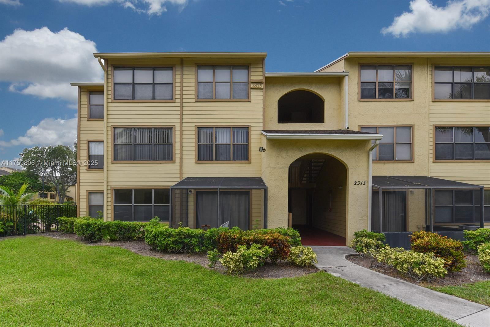 Real estate property located at 2313 Congress Ave #26, Palm Beach, Boynton Landings Condo, Boynton Beach, FL