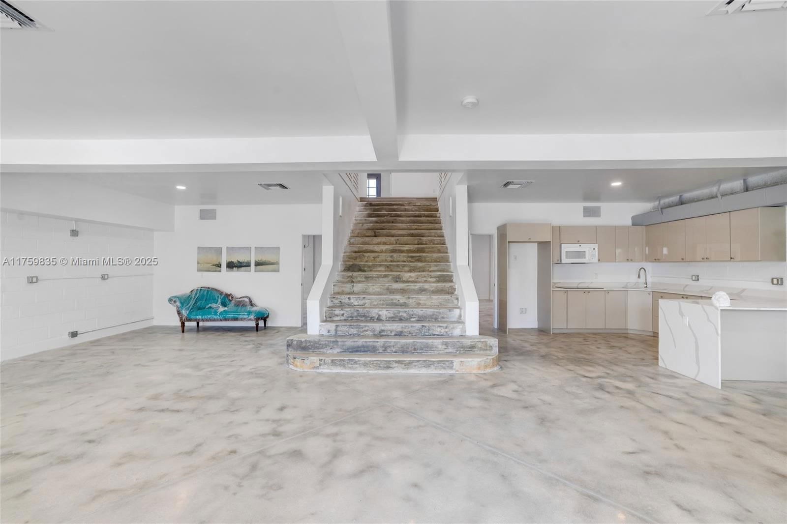 Real estate property located at 3300 19th Ave, Miami-dade, Holleman Manor Addn, Miami, FL