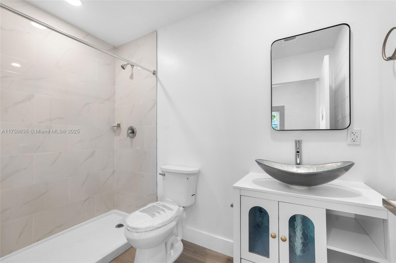 Real estate property located at 3300 19th Ave, Miami-dade, Holleman Manor Addn, Miami, FL