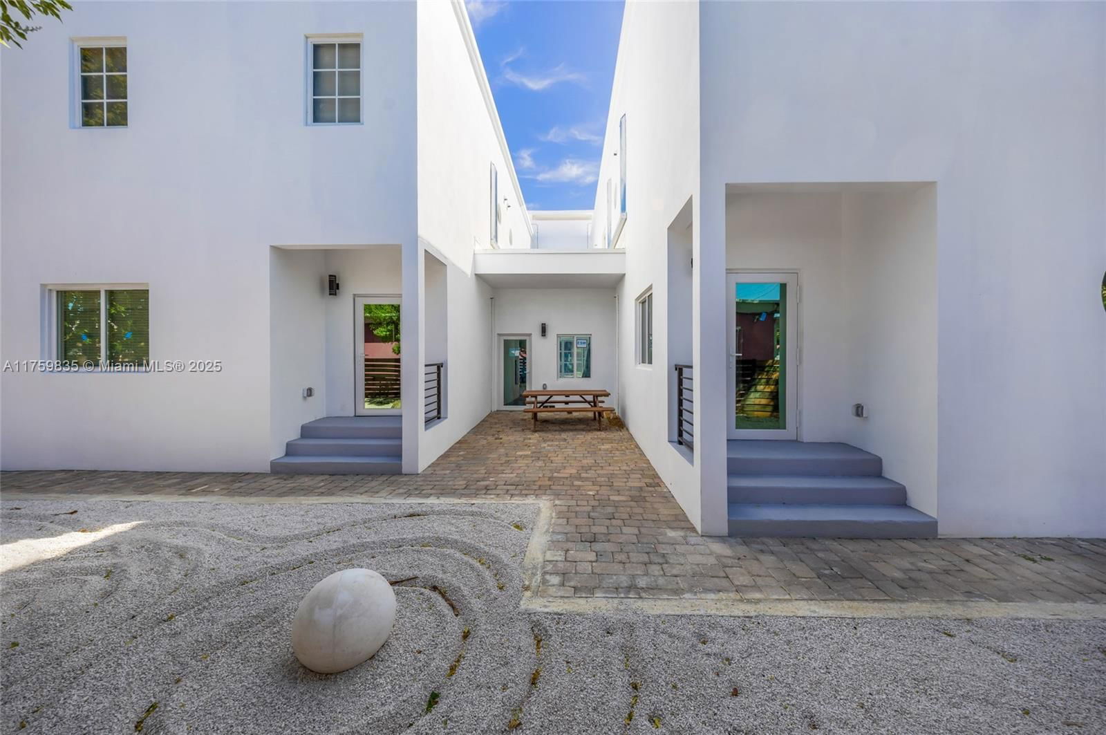 Real estate property located at 3300 19th Ave, Miami-dade, Holleman Manor Addn, Miami, FL