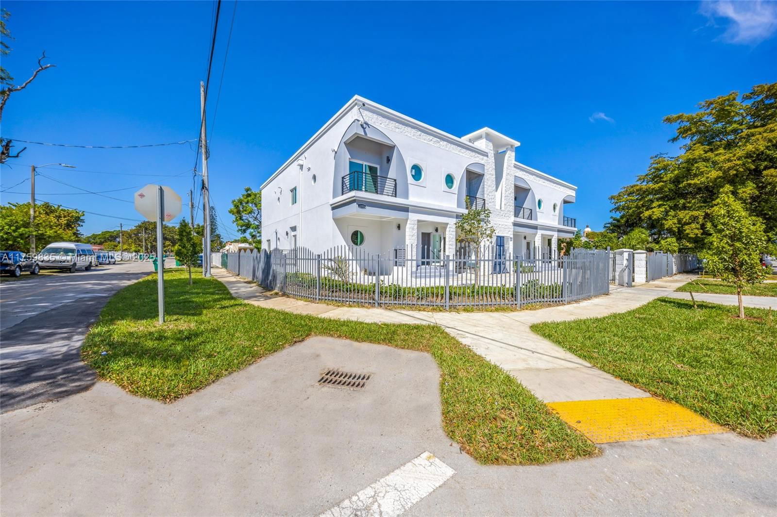 Real estate property located at 3300 19th Ave, Miami-dade, Holleman Manor Addn, Miami, FL