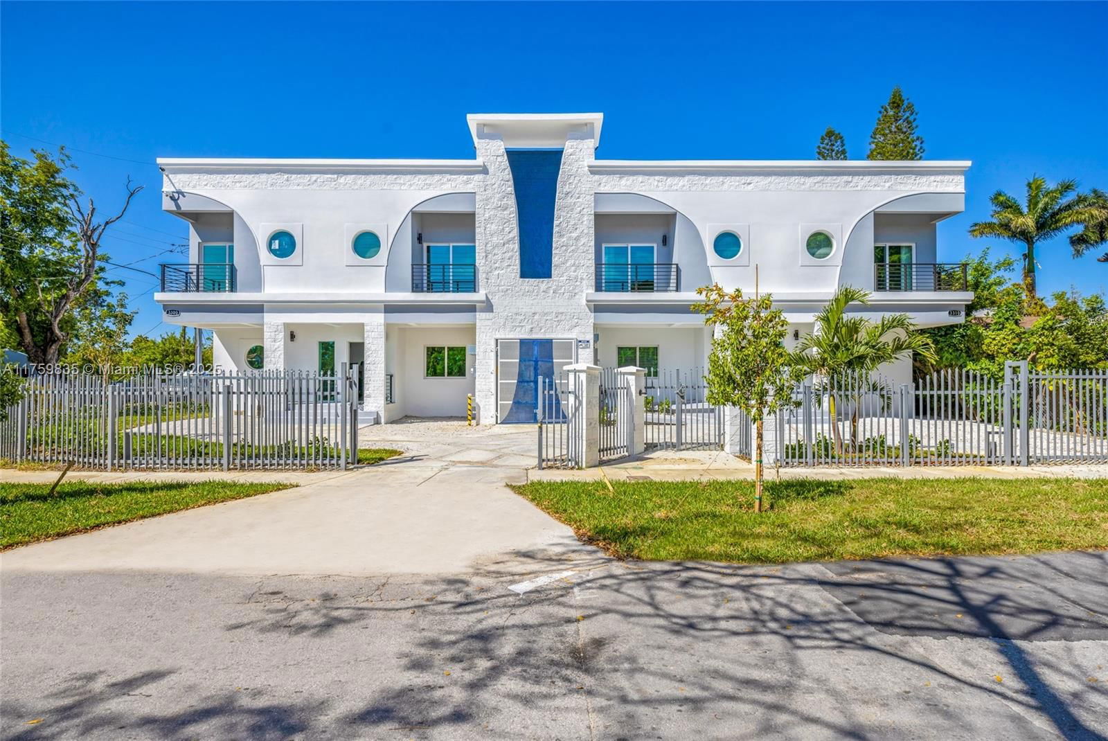 Real estate property located at 3300 19th Ave, Miami-dade, Holleman Manor Addn, Miami, FL