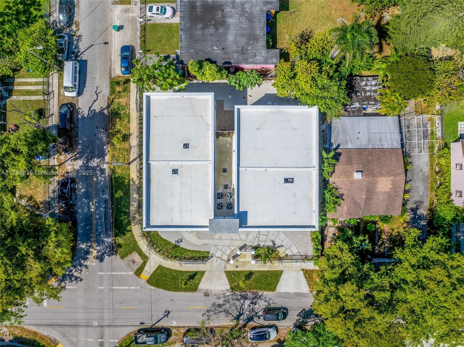 Real estate property located at 3300 19th Ave, Miami-dade, Holleman Manor Addn, Miami, FL