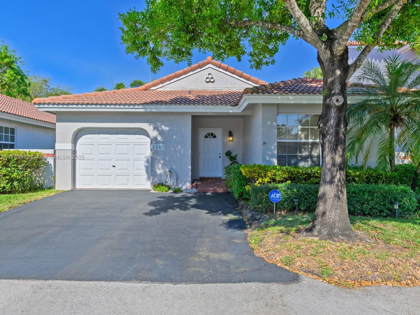 Real estate property located at 1363 Seagrape Cir, Broward, Country Isles Garden Home, Weston, FL